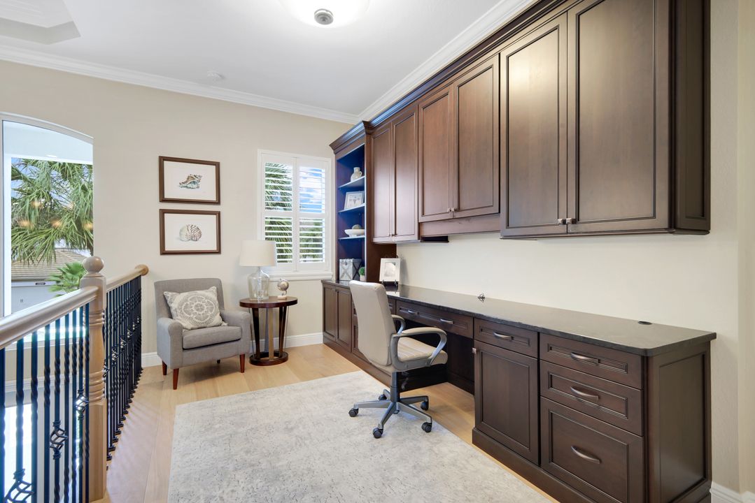 9201 Quartz Ln #201, Naples, FL 34120