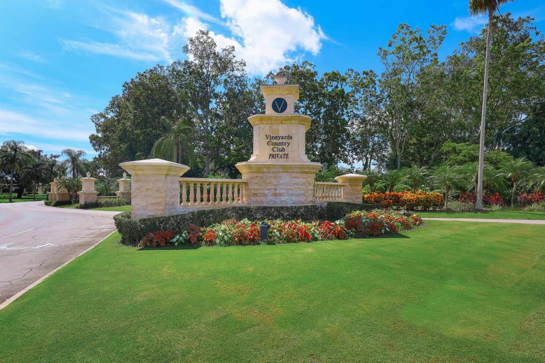 6030 Chardonnay Ln #204, Naples, FL 34119