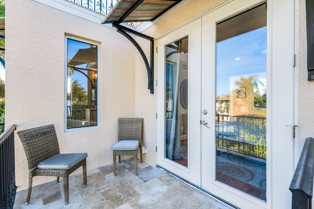 210 Central Ave, Naples, FL 34102