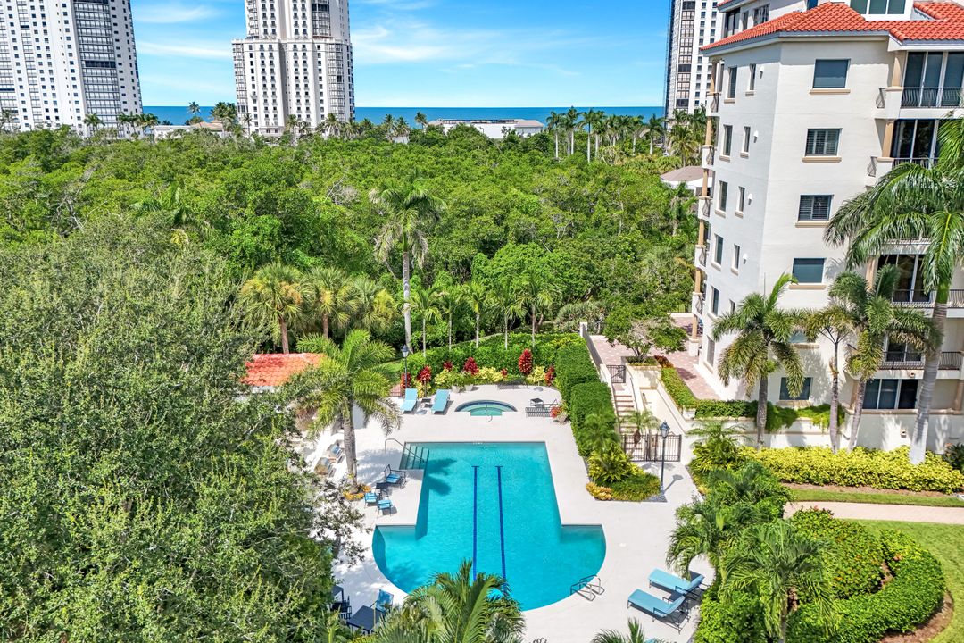 8720 Bay Colony Dr #404, Naples, FL 34108