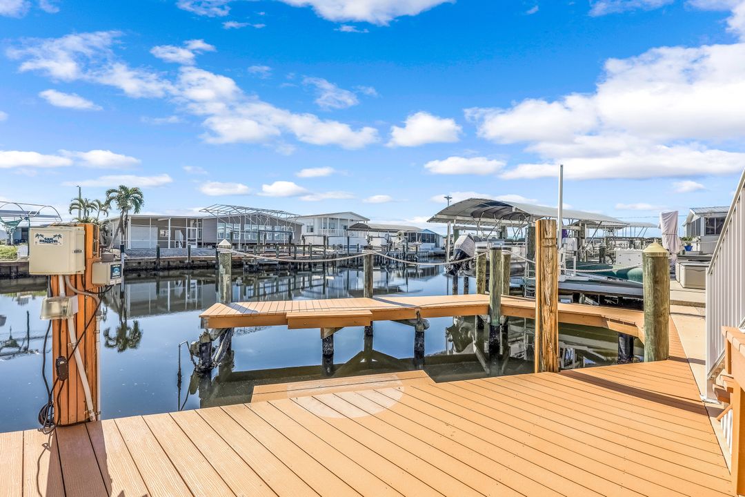 3088 Skipper Ln, Saint James City, FL 33956