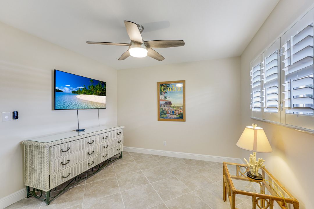 29 High Point Cir E #107, Naples, FL 34103