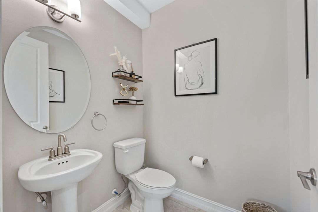 7348 Rockefeller Dr, Naples, FL 34119