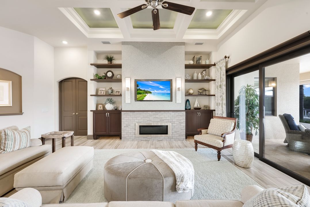 5703 Yardarm Ct, Cape Coral, FL 33914