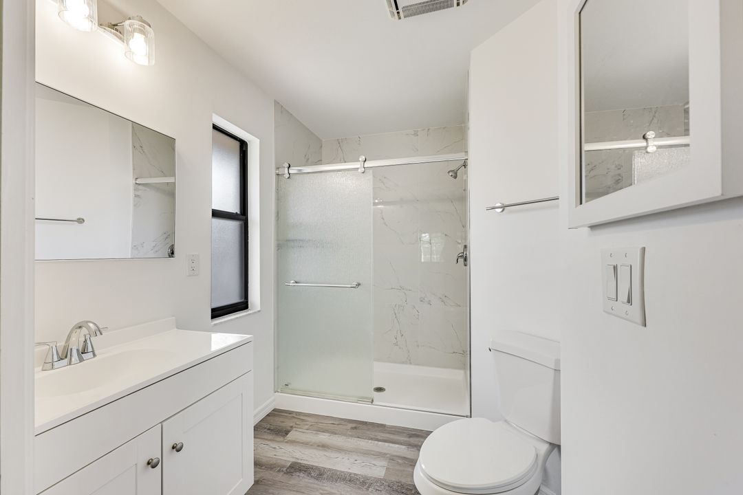 142 Bennington Dr #8, Naples, FL 34104