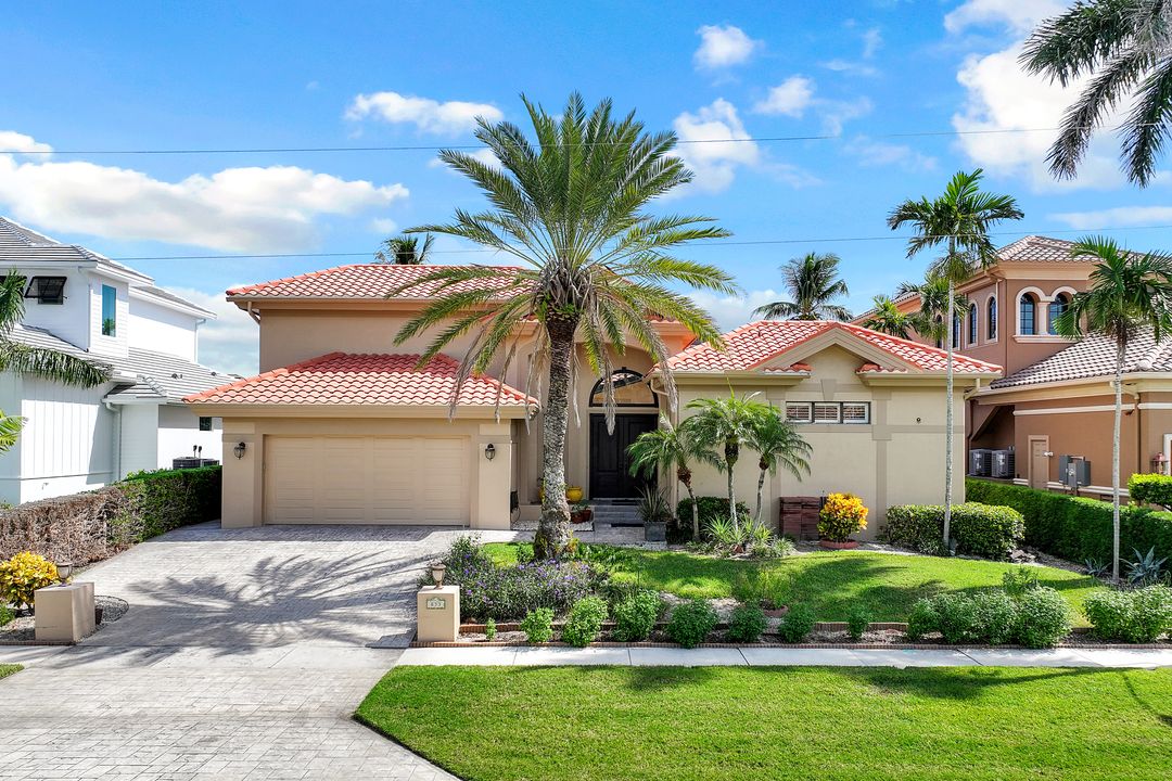 833 Swan Dr, Marco Island, FL 34145