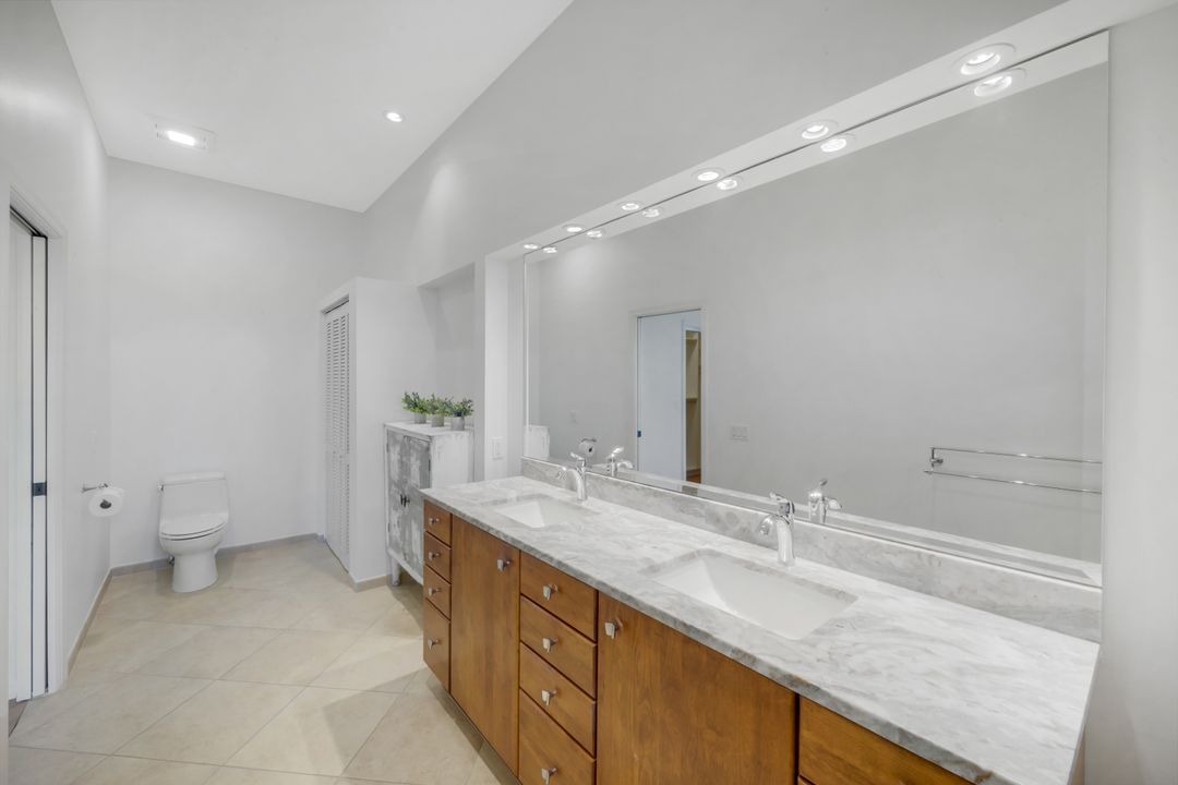 2153 Paget Cir, Naples, FL 34112