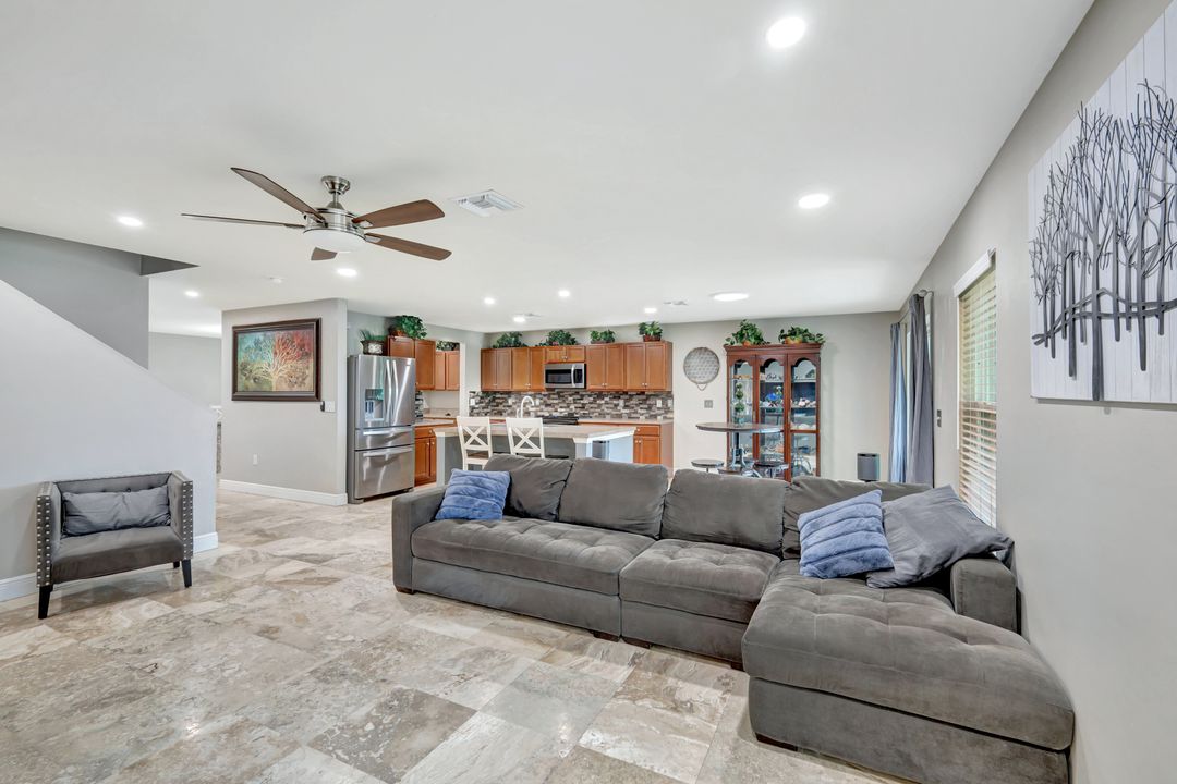 10337 Canal Brook Ln, Lehigh Acres, FL 33936
