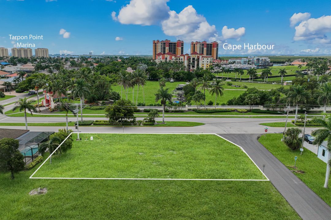 5429 SW 16th Pl, Cape Coral, FL 33914