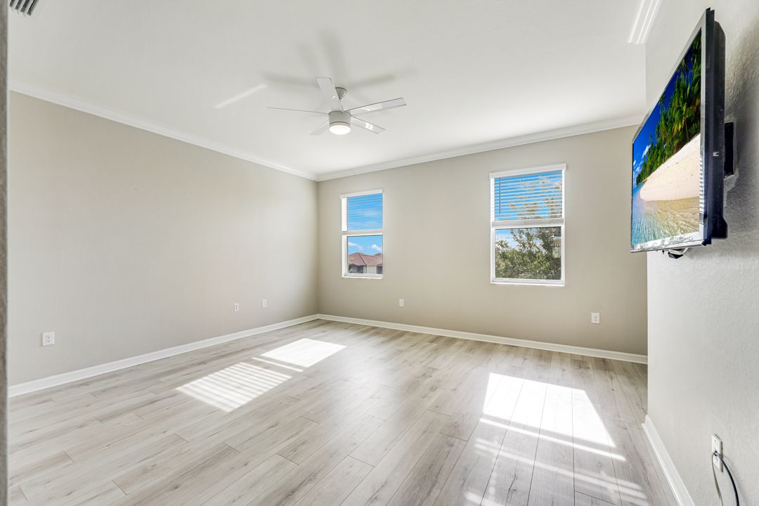 2736 Blossom Wy, Naples, FL 34120