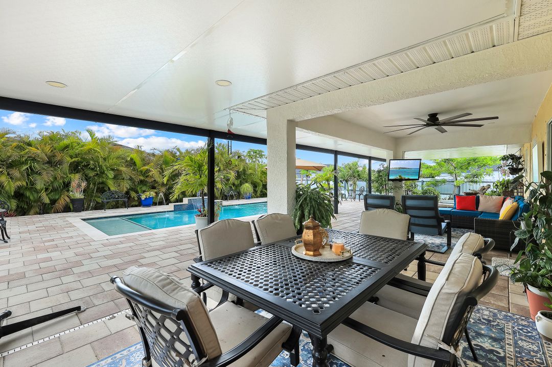 1006 NE 2nd Pl, Cape Coral, FL 33909