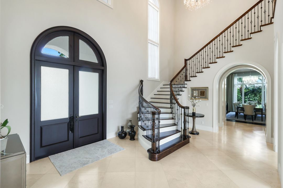 2885 Escada Ct, Naples, FL 34109