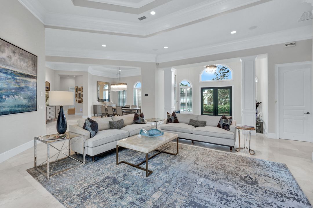 253 Cheshire Way, Naples, FL 34110