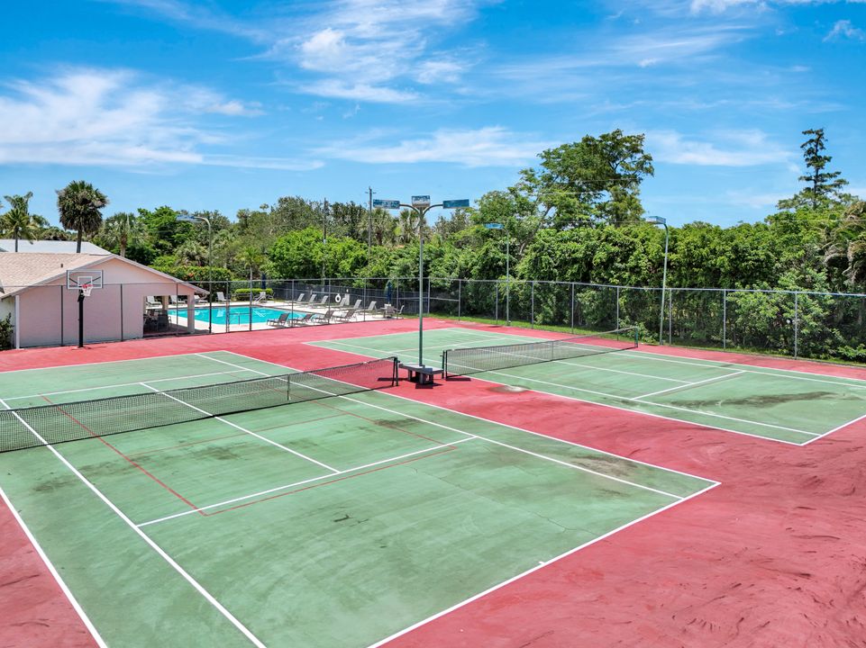 3302 Arlette Dr, Naples, FL 34109