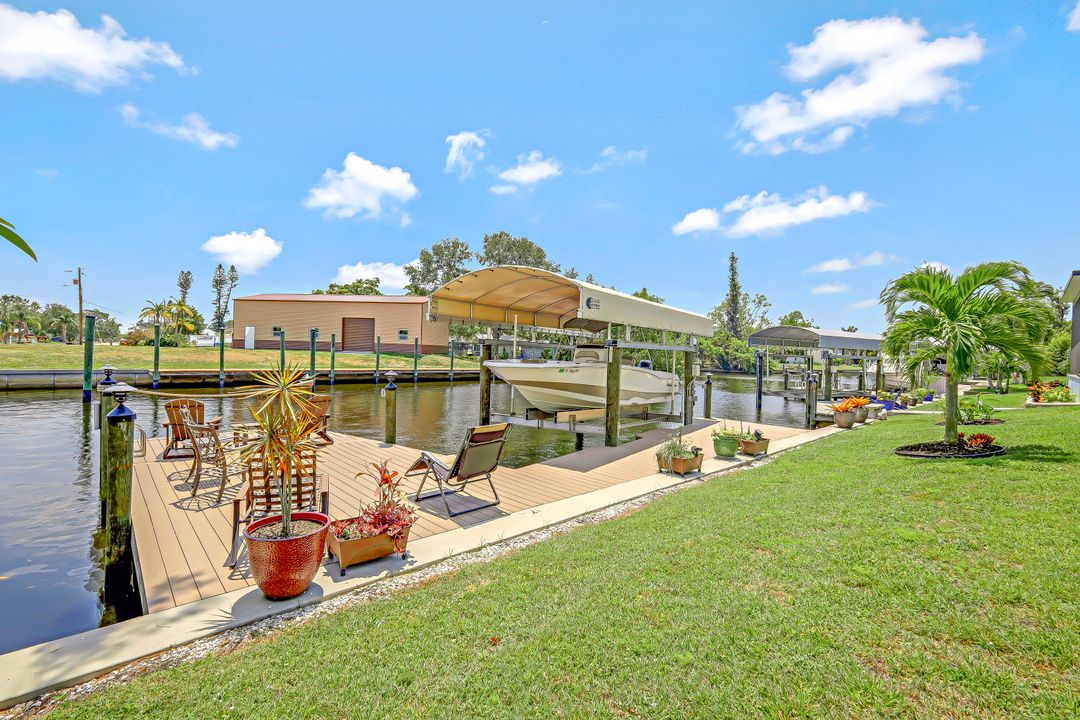 2214 Isle of Pines Ave, Fort Myers, FL 33905