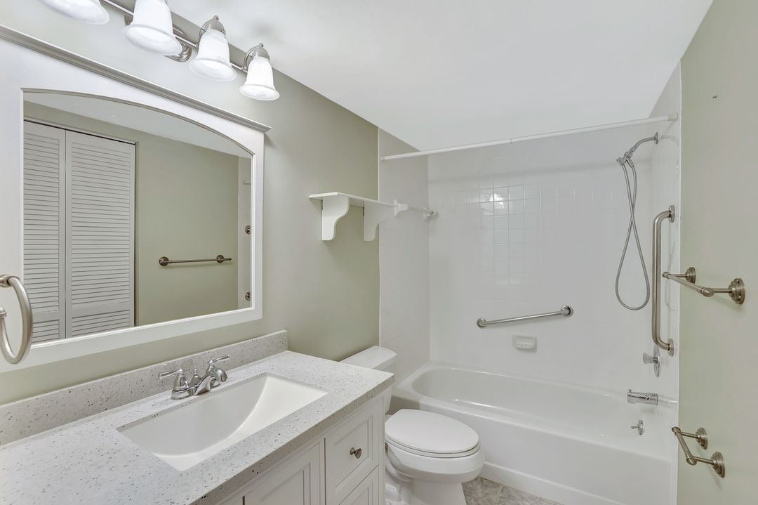 1051 Foxfire Ln #309, Naples, FL 34104