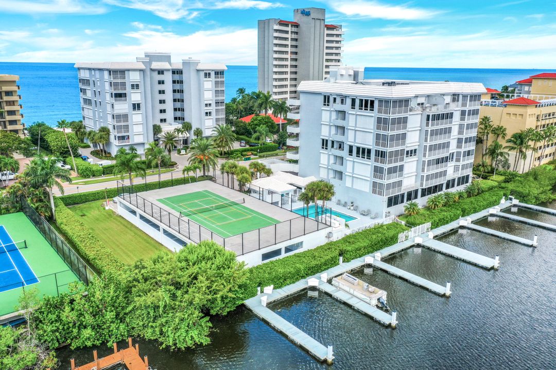 9811 Gulf Shore Dr #203, Naples, FL 34108