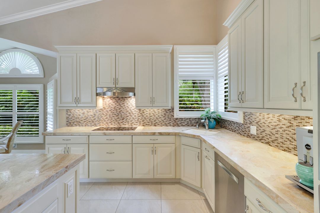 6619 Trident Way, Naples, FL 34108