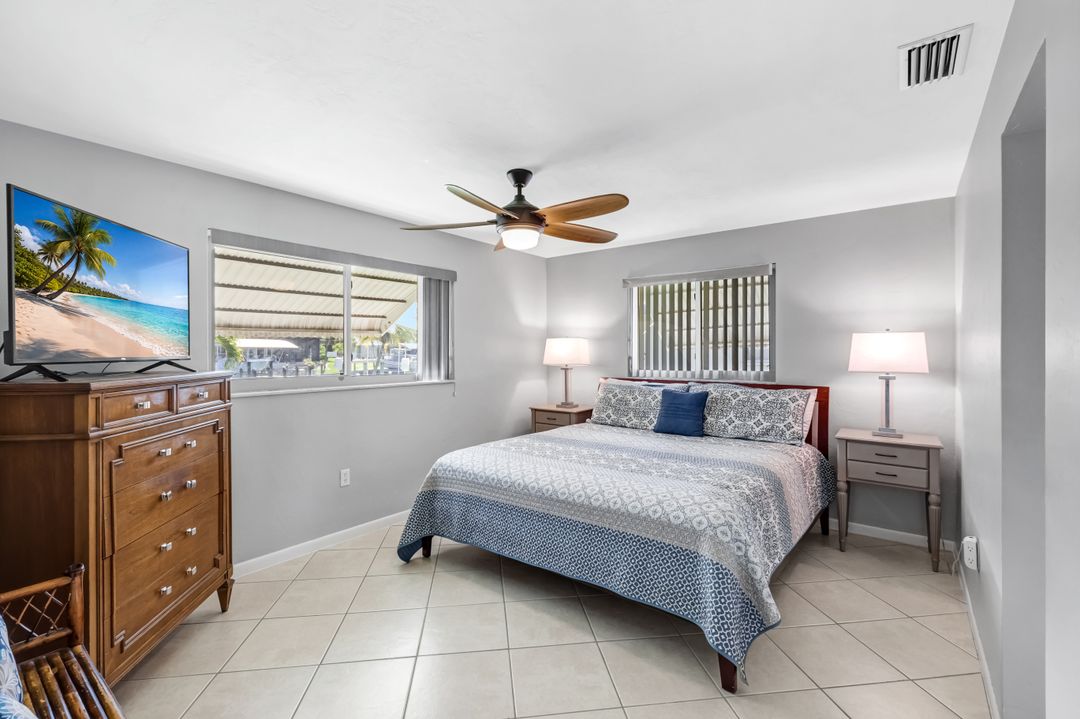 4305 SE 1st Ave, Cape Coral, FL 33904