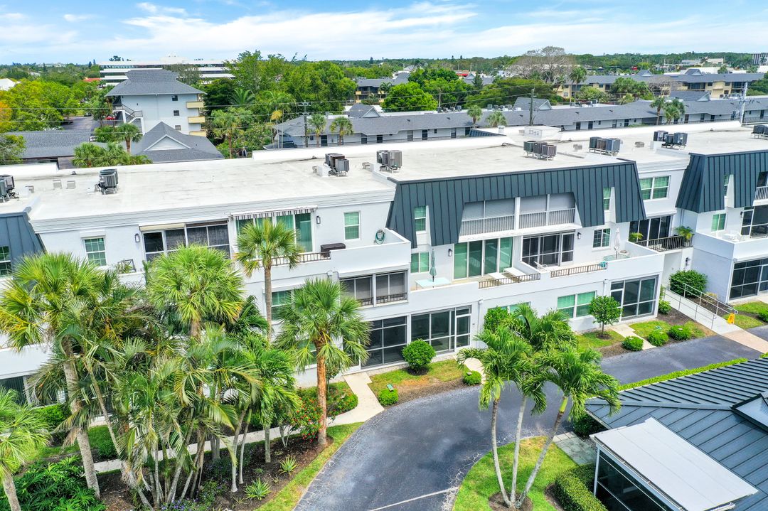 4200 Belair Ln #111, Naples, FL 34103