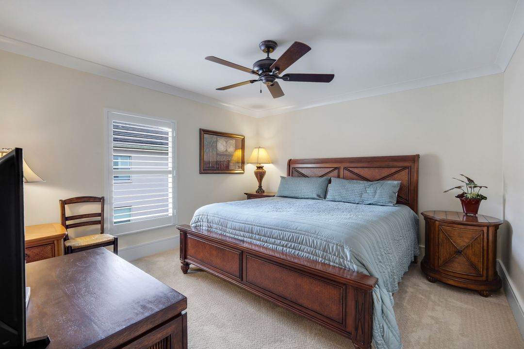526 Lake Louise Cir #402, Naples, FL 34110