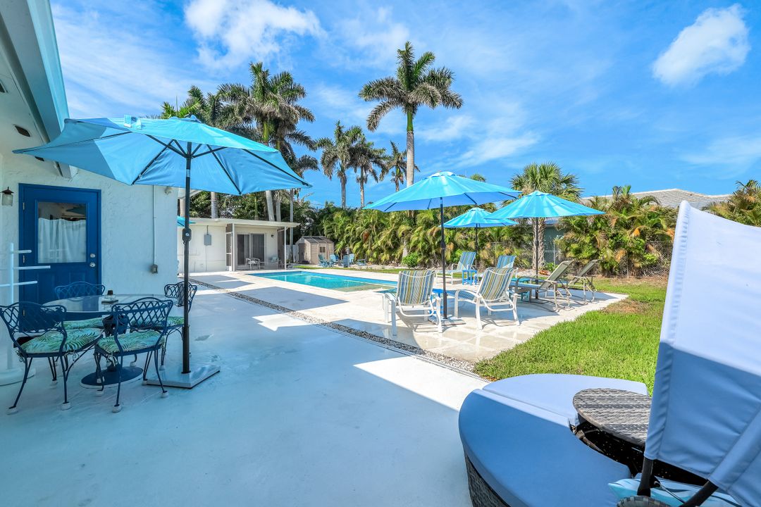 10095 7th St N #3, Naples, FL 34108