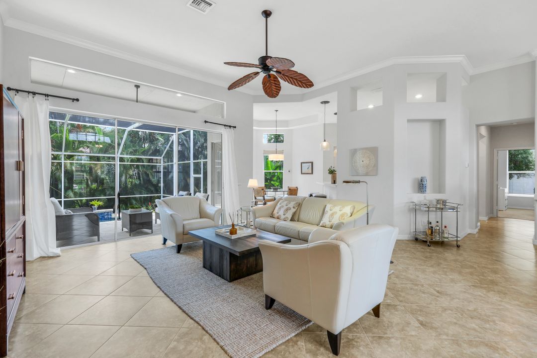 1932 Springberry Cir, Naples, FL 34109