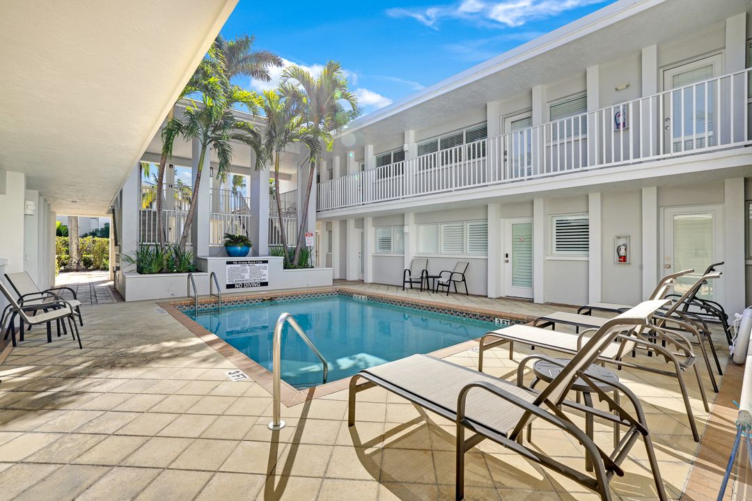 175 5th Ave S #107, Naples, FL 34102