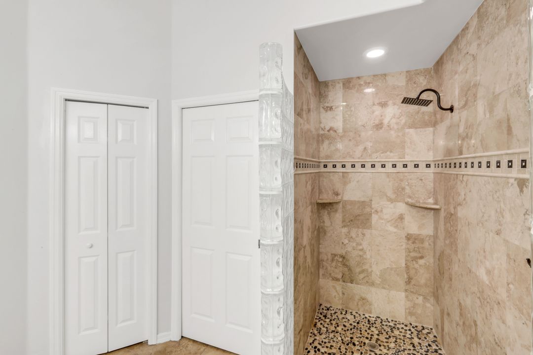 12694 Fox Ridge Dr, Bonita Springs, FL 34135