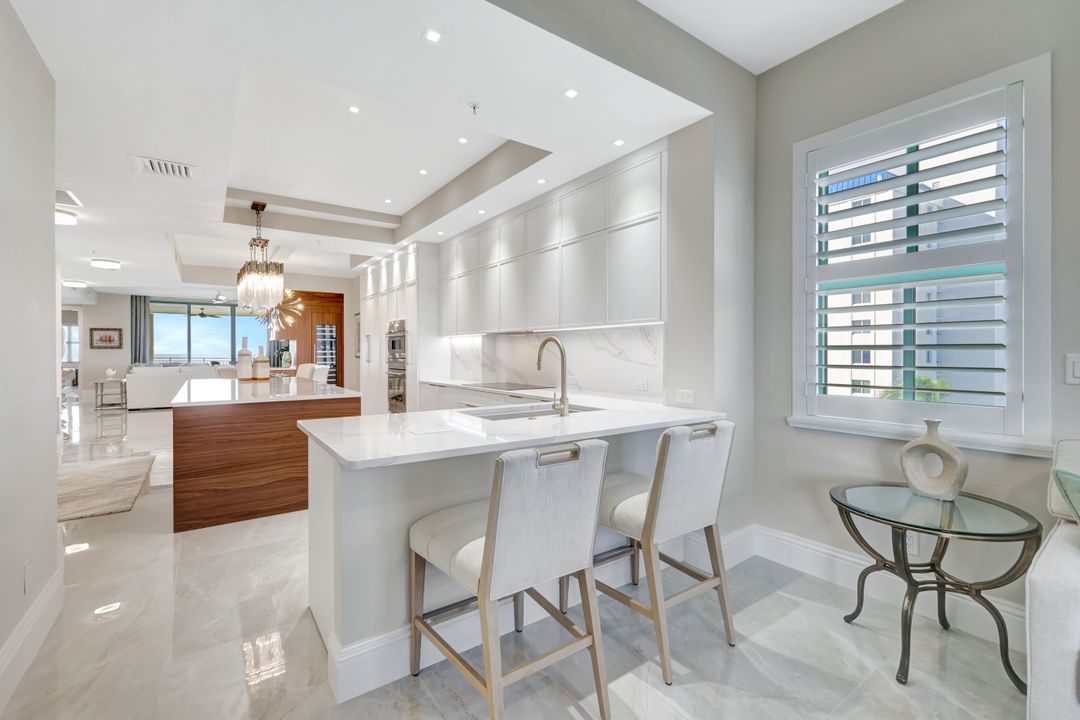 930 Cape Marco Dr #506, Marco Island, FL 34145