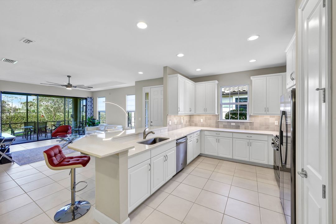 8107 Calle Canovas St, Naples, FL 34114