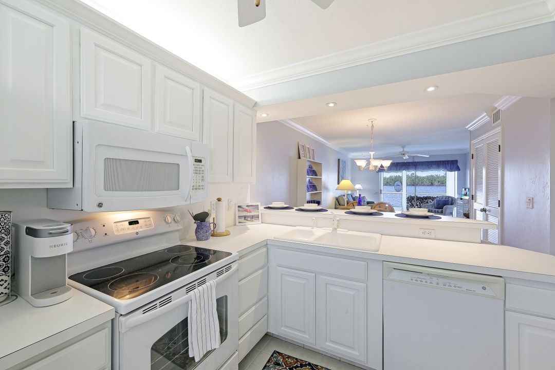 1045 Mainsail Dr #402, Naples, FL 34114