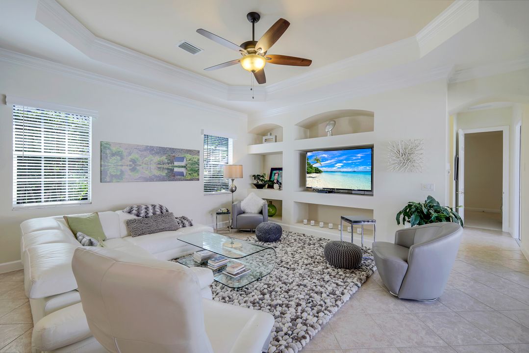15835 Delasol Ln, Naples, FL 34110