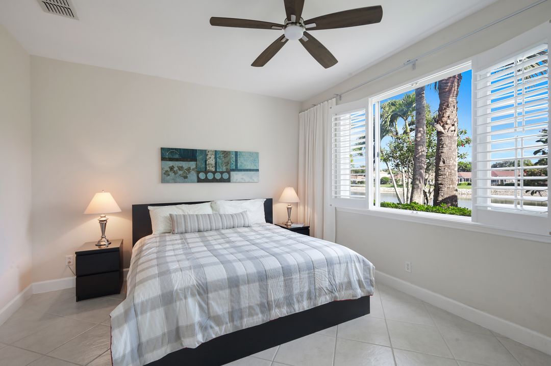 15040 Sterling Oaks Dr, Naples, FL 34110