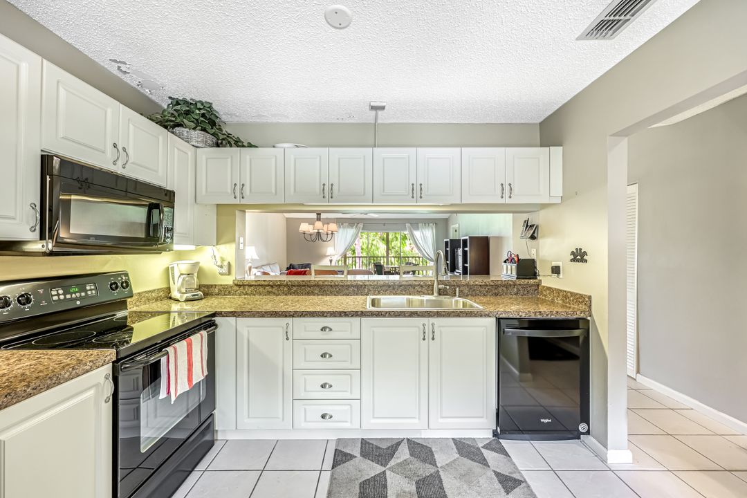 5955 Bloomfield Cir #A305, Naples, FL 34112