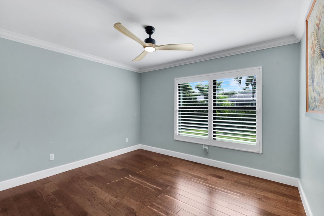520 Raven Way, Naples, FL 34110