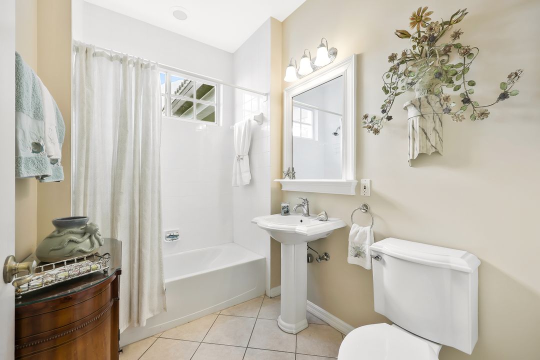 2180 Hawksridge Dr #2002, Naples, FL 34105