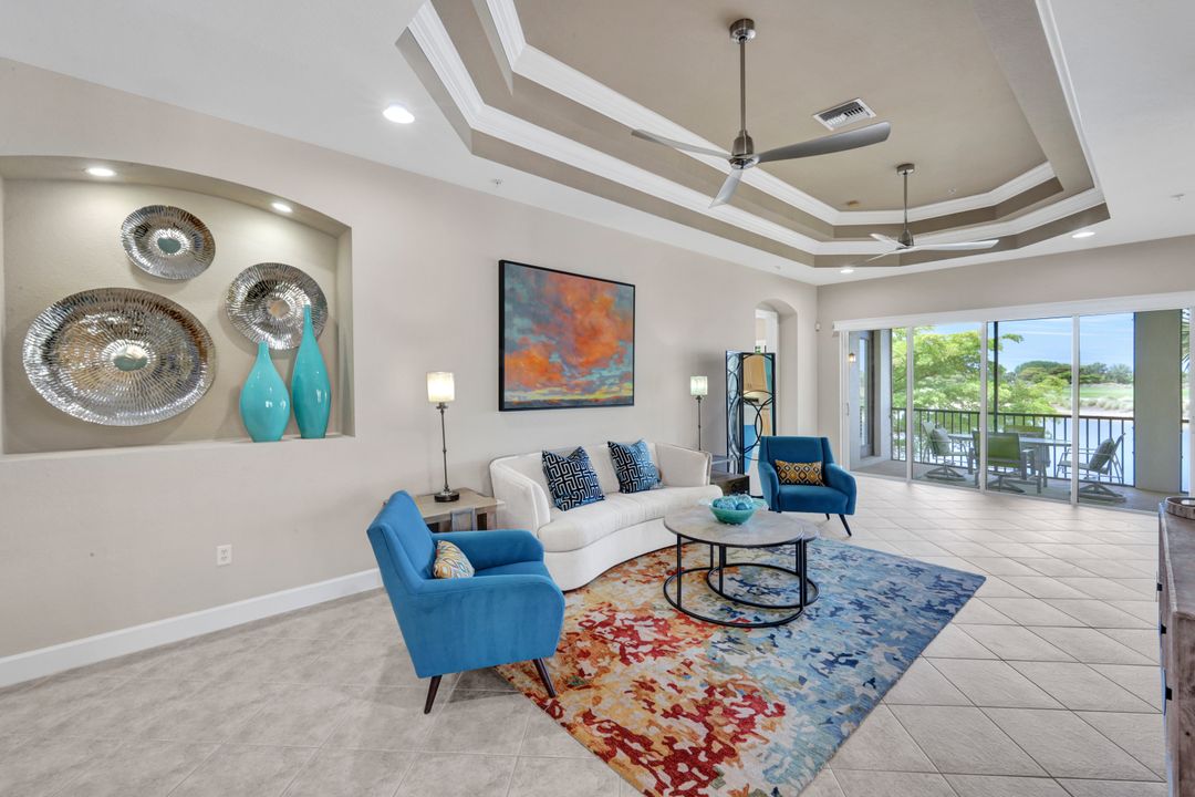 8755 Coastline Ct #202, Naples, FL 34120