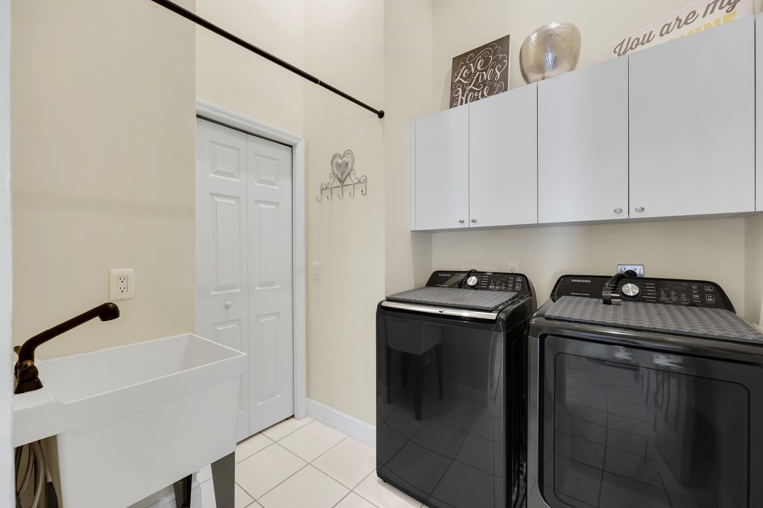 6720 Beach Resort Dr #10, Naples, FL 34114