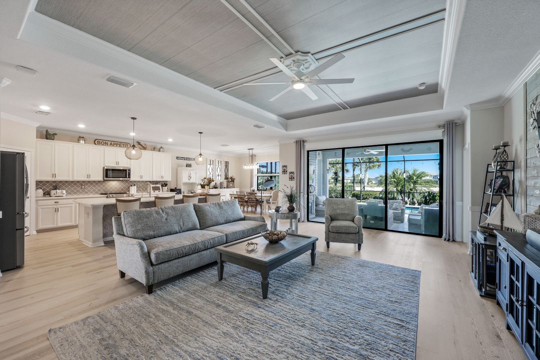 17476 Ashcomb Wy, Estero, FL 33928