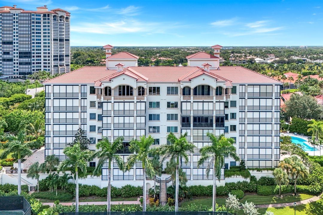 8720 Bay Colony Dr #404, Naples, FL 34108