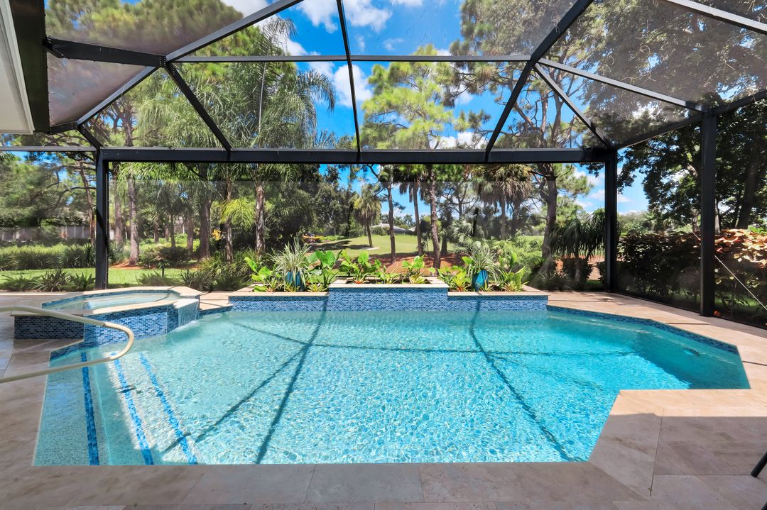 260 Cheshire Way, Naples, FL 34110