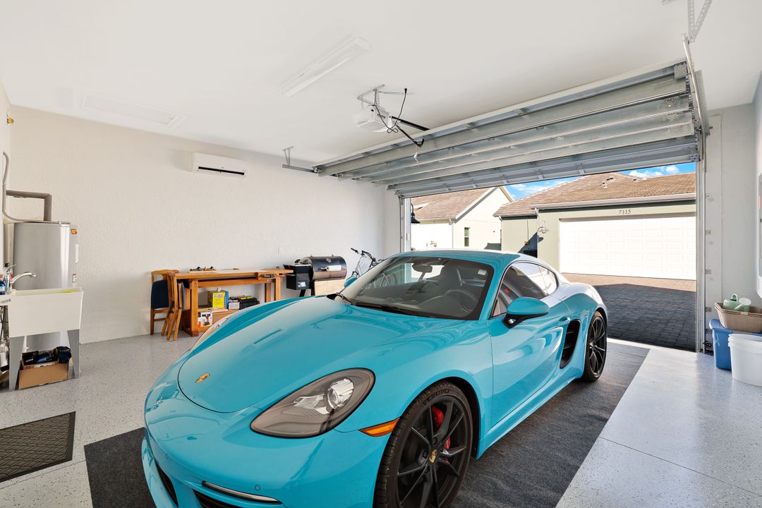 7139 Cayo Coco Ln, Naples, FL 34113