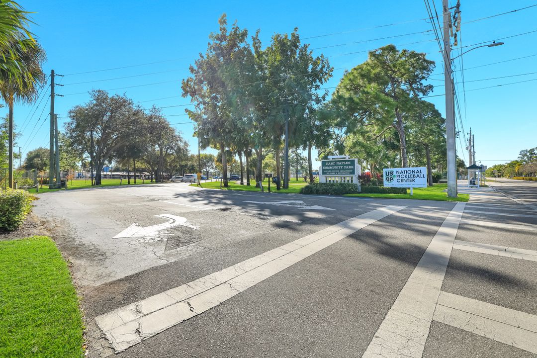 3561 Thomasson Dr, Naples, FL 34112