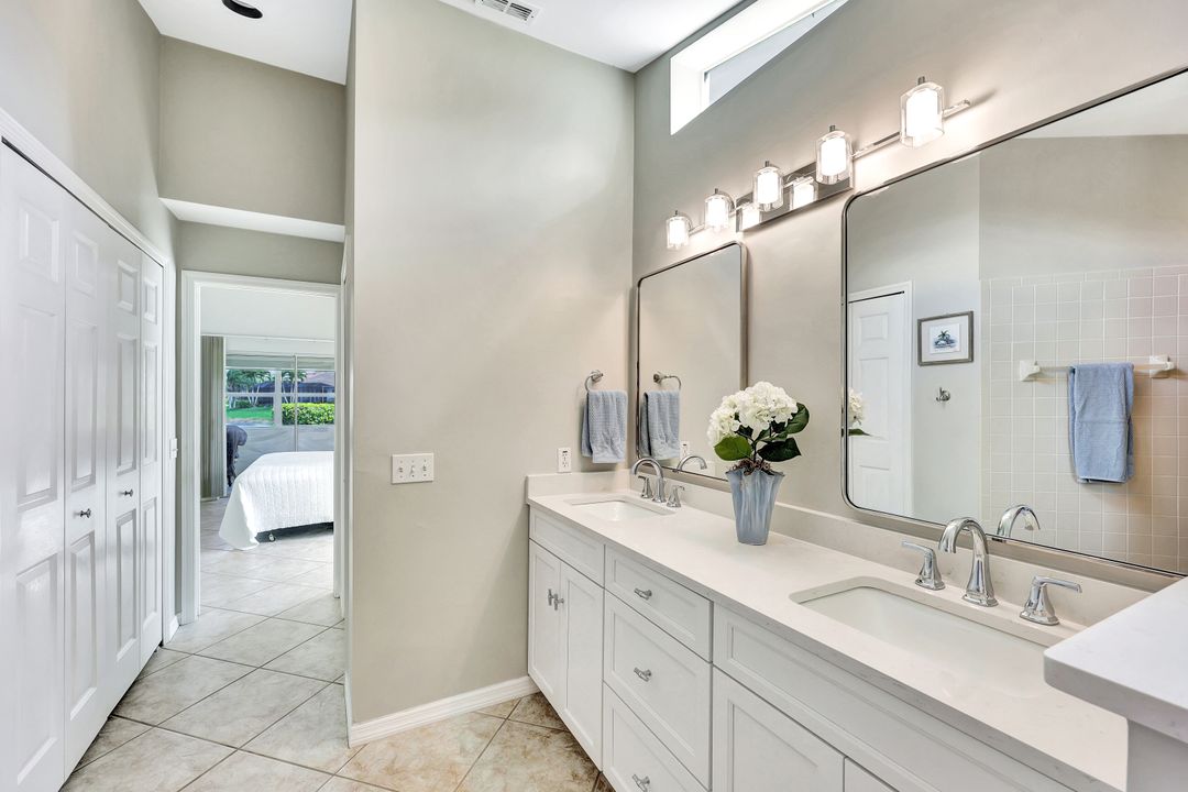 10898 Longshore Way W, Naples, FL 34119
