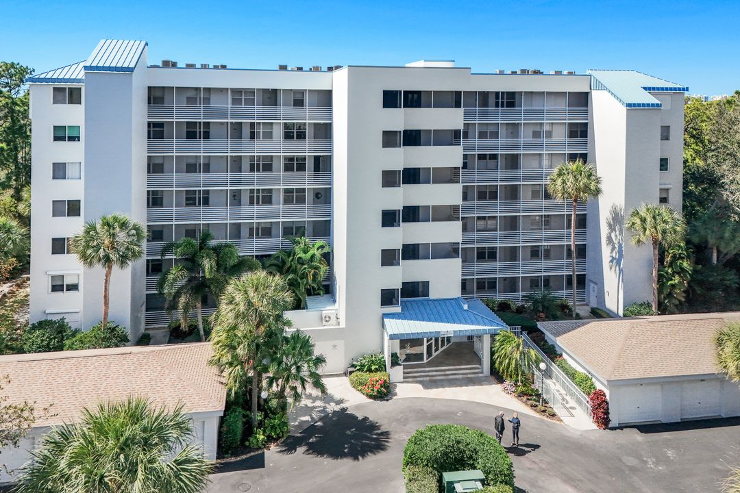 270 Naples Cove Dr #3205, Naples, FL 34110