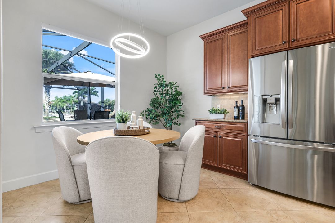 9103 Graphite Cir, Naples, FL 34120