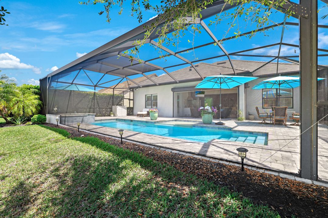 7597 Blackberry Dr, Naples, FL 34114