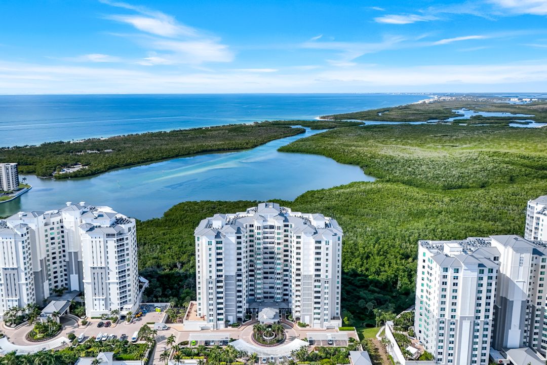 285 Grande Way #401, Naples, FL 34110