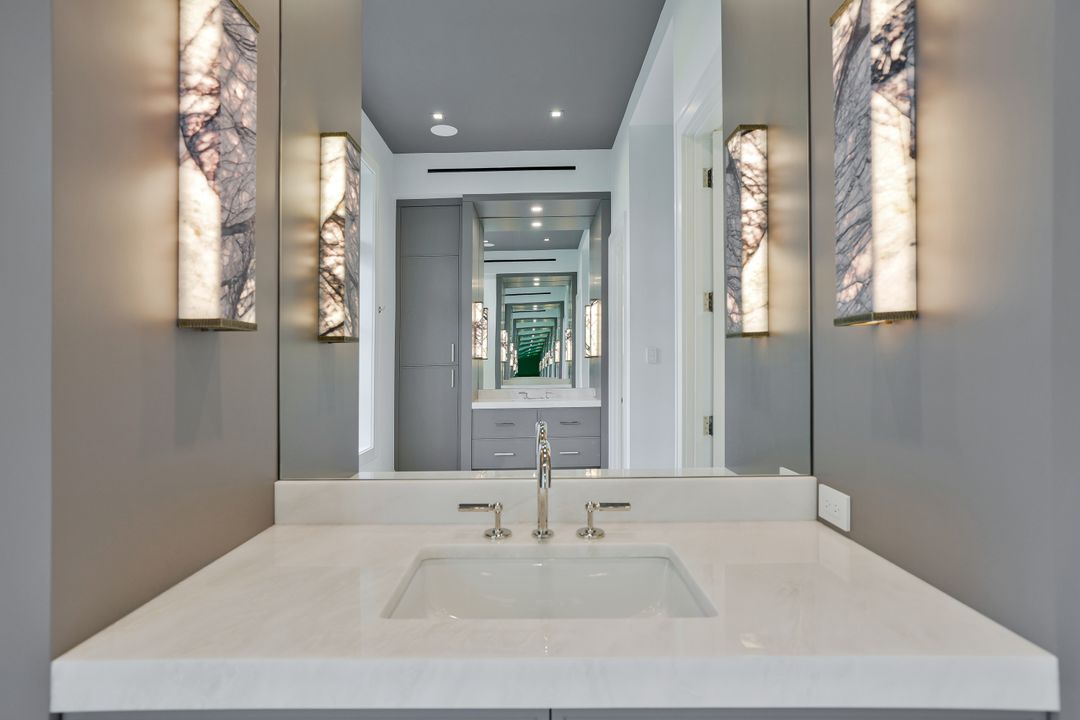 408 16th Ave S, Naples, FL 34102